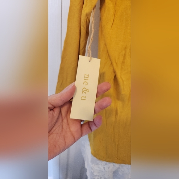 NWT Me & You long sleeve mustard yellow shirt tunic with lace trim size large - Picture 4 of 8